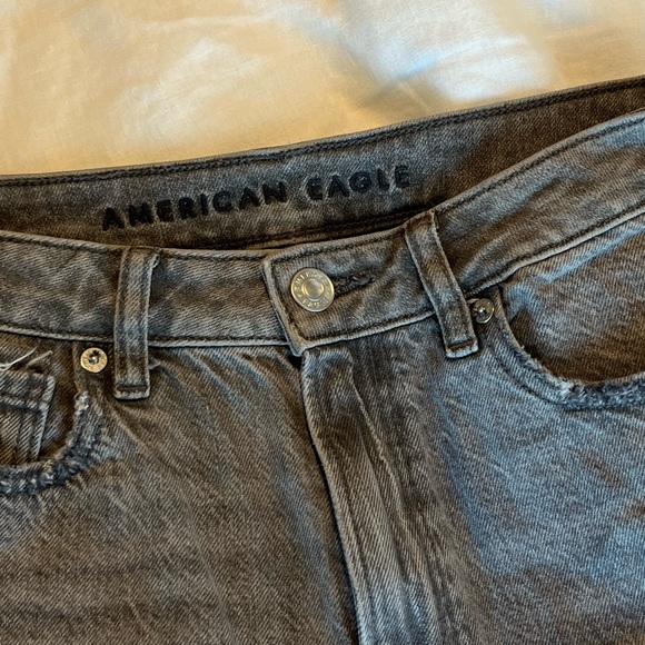 American Eagle Ripped Mom Jean in Smoked Gray 6 - Picture 12 of 16